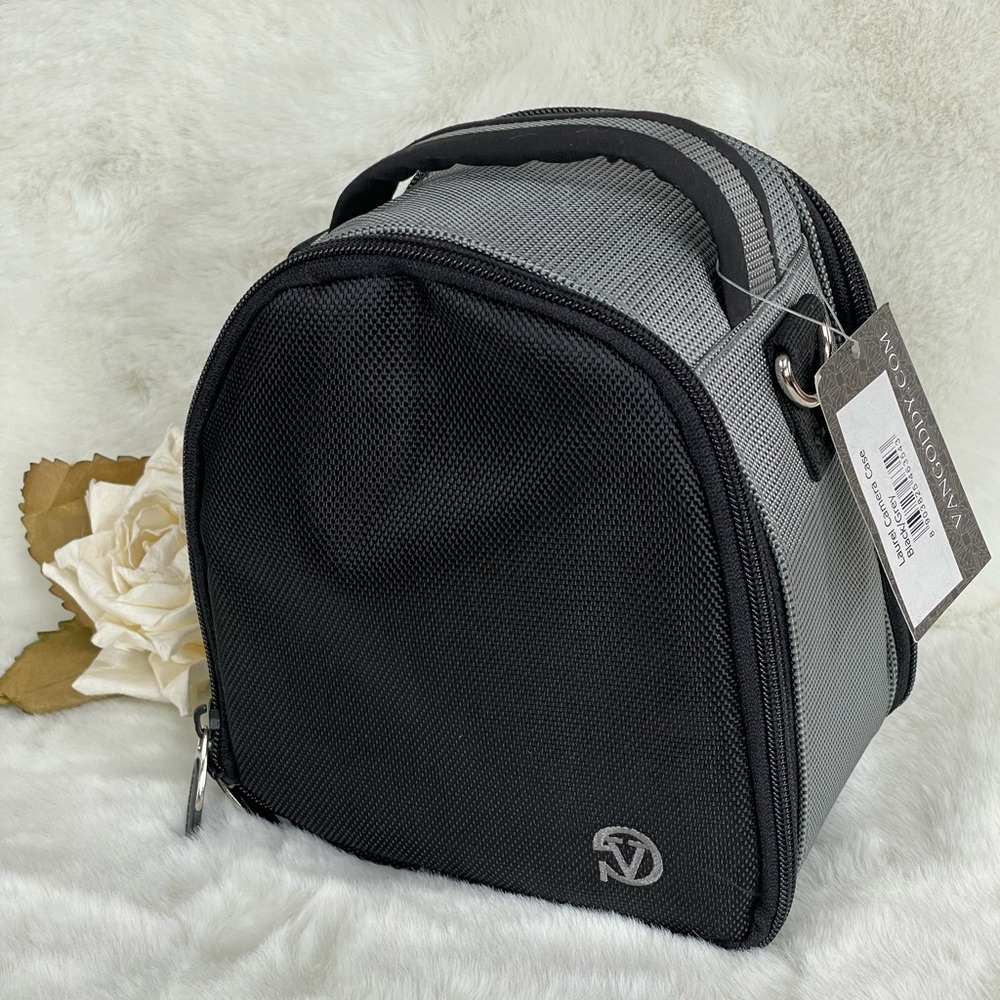 New with tags VANGODDY LAUREL CAMERA CASE w/adjustable cushioned shoulder strap